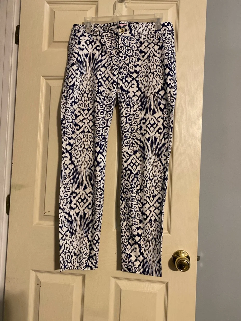 PRICE DROP Lilly Pulitzer Navy and White Ikat Slim Pants, Size 8 - Picture 1 of 3